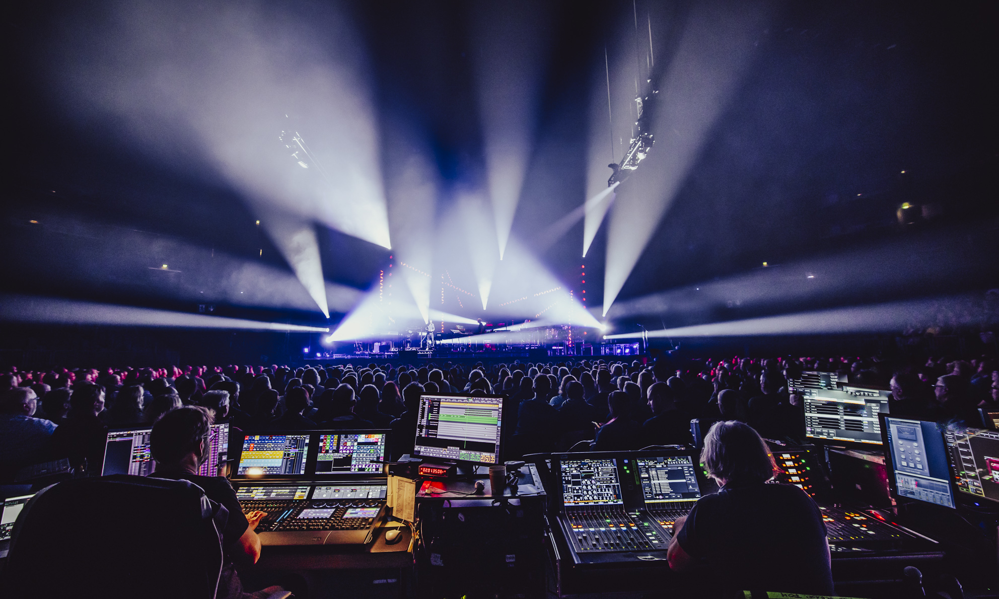 Lichtshow auf Schillerkonzert in Lanxess Arena