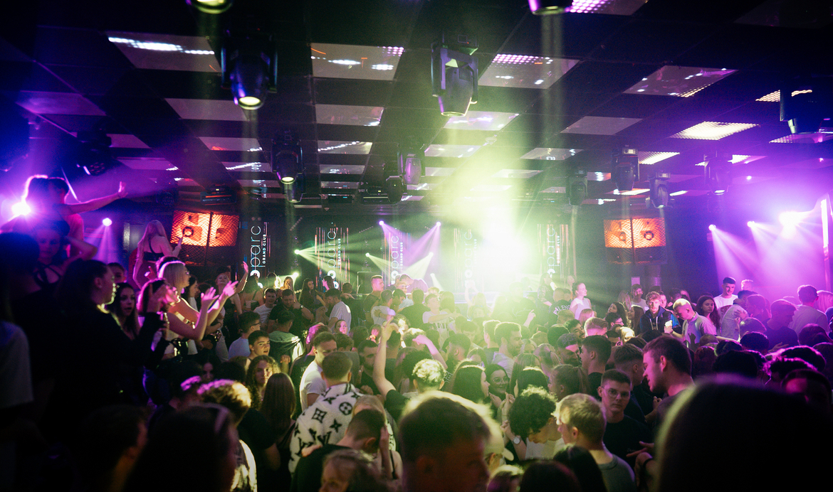 Go Parc Herford (1) Go Parc Herford Tanzende Menschen